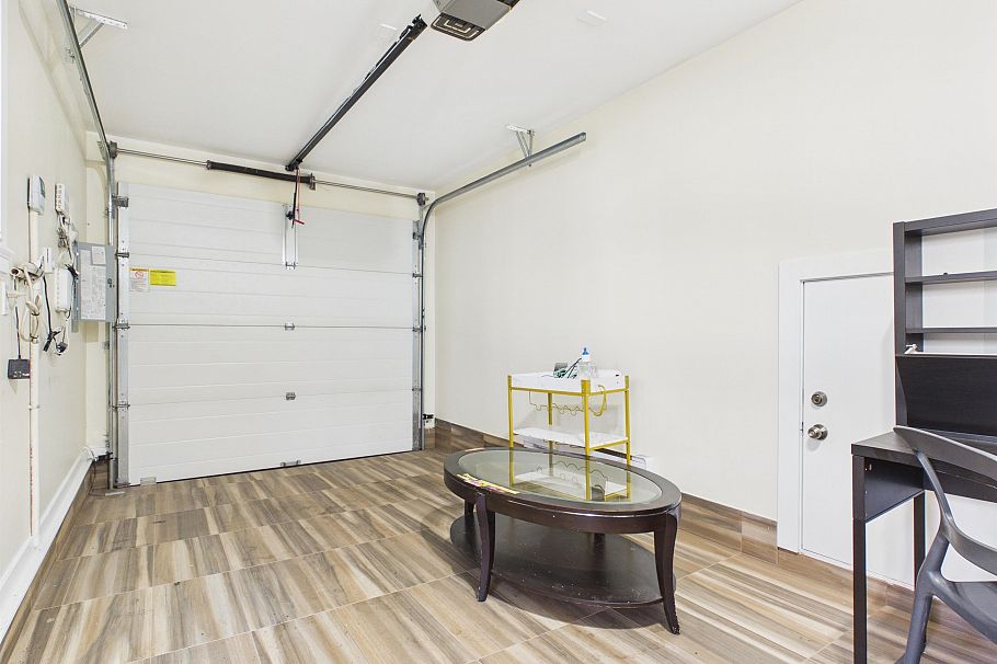 426 E 63 Avenue Vancouver, BC - 8