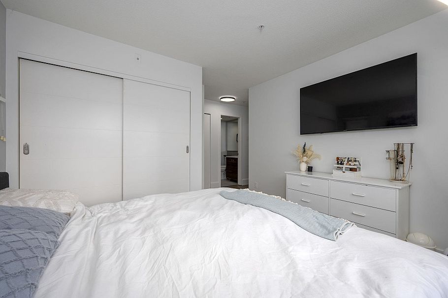 204 124 W 3rd Street North Vancouver, BC - 18