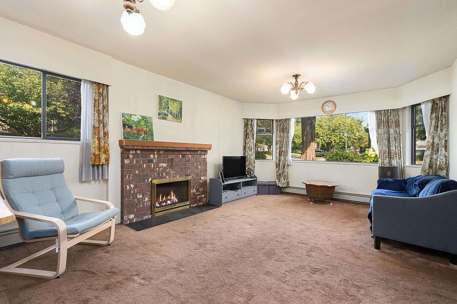 1594 W 68th Avenue Vancouver, BC - 5