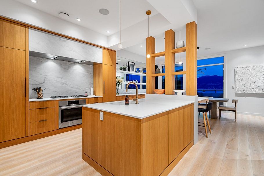 2445 W 1st Avenue Vancouver, BC - 4