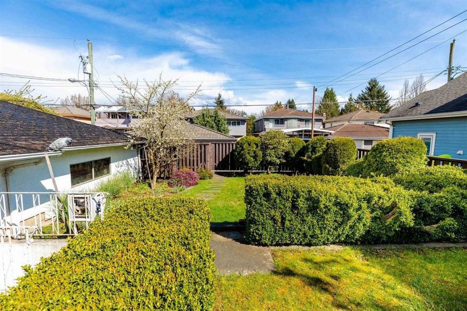 5482 Rhodes Street Vancouver, BC - 21