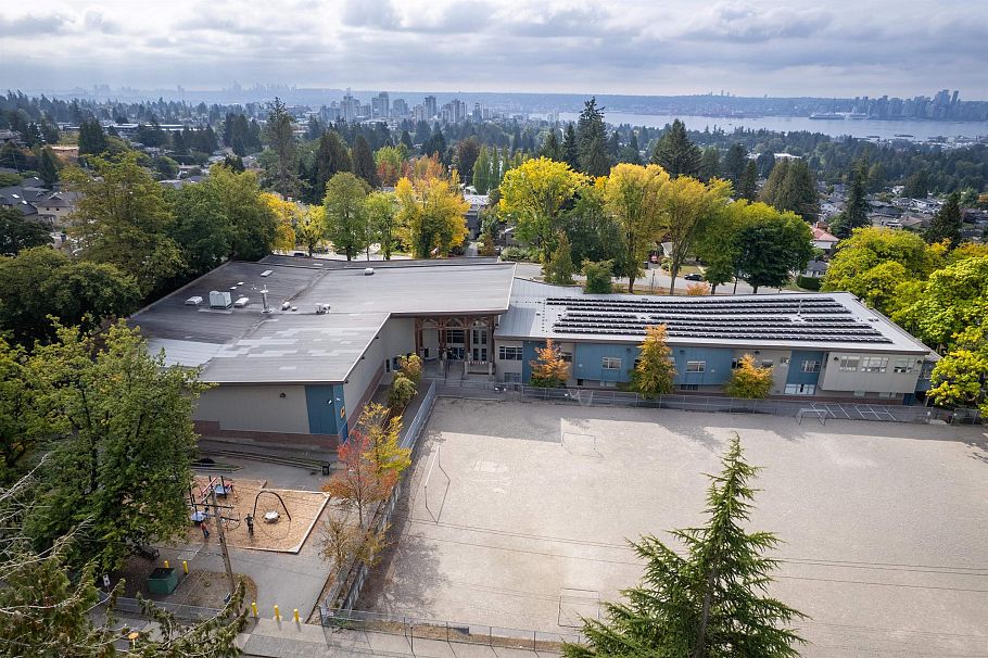 234 W St. James Road North Vancouver, BC - 26