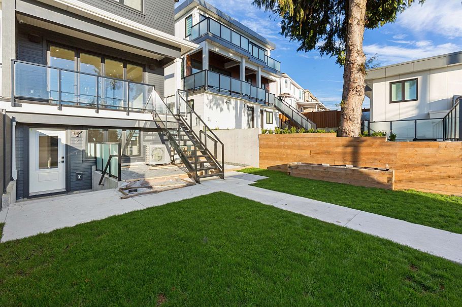 2130 Qualicum Drive Vancouver, BC - 19