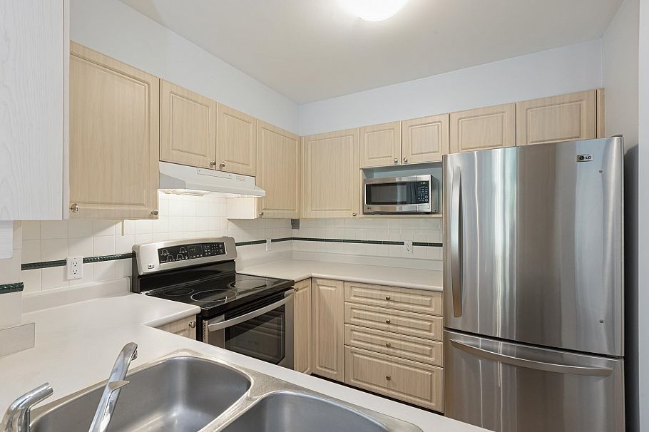 321 3600 Windcrest Drive North Vancouver, BC - 12