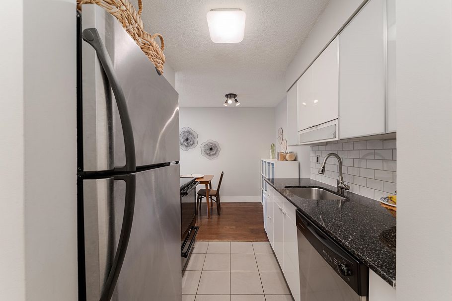 303 2450 Cornwall Avenue Vancouver, BC - 16