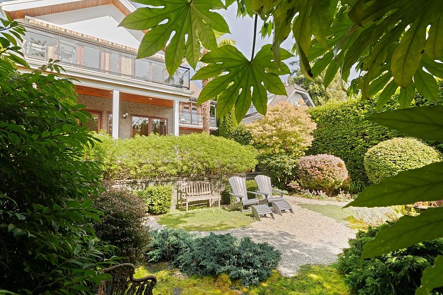 141 E Windsor Road North Vancouver, BC - 36