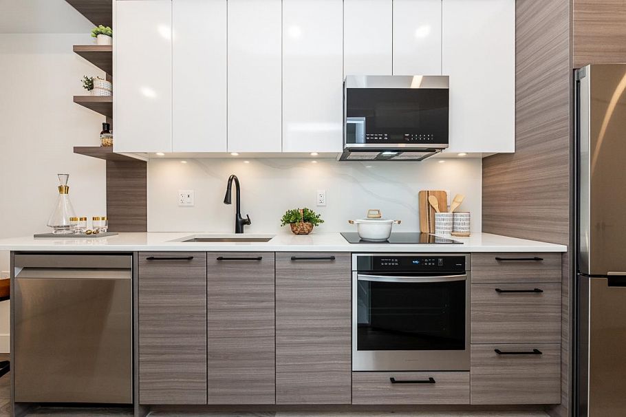 203 422 Lakewood Drive Vancouver, BC - 3