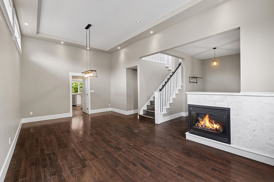 1501 Frederick Road North Vancouver, BC - 2