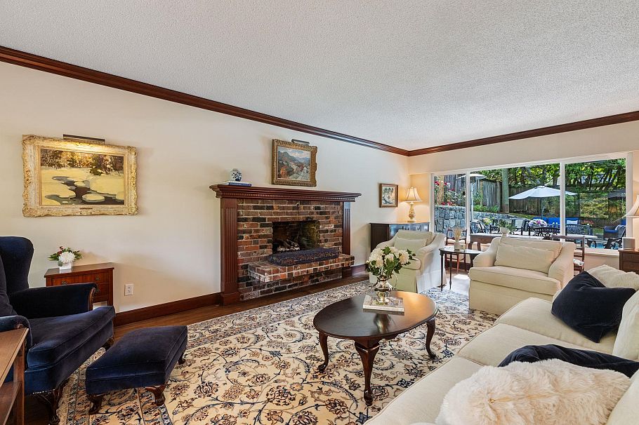 971 Canyon Boulevard North Vancouver, BC - 12