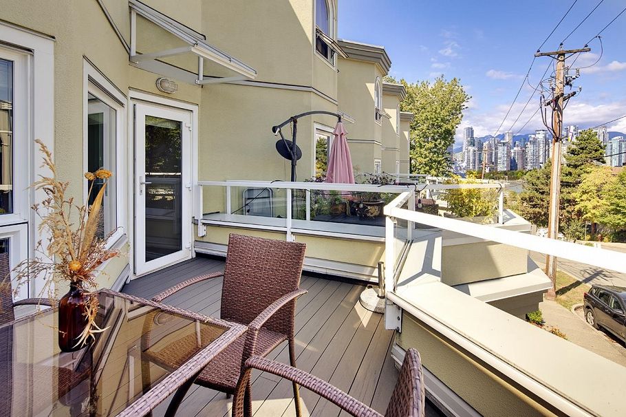 1210 W 7th Avenue Vancouver, BC - 3