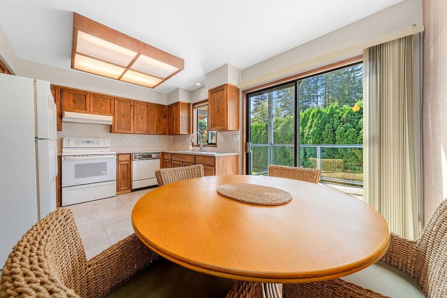 3833 Lynn Valley Road North Vancouver, BC - 15