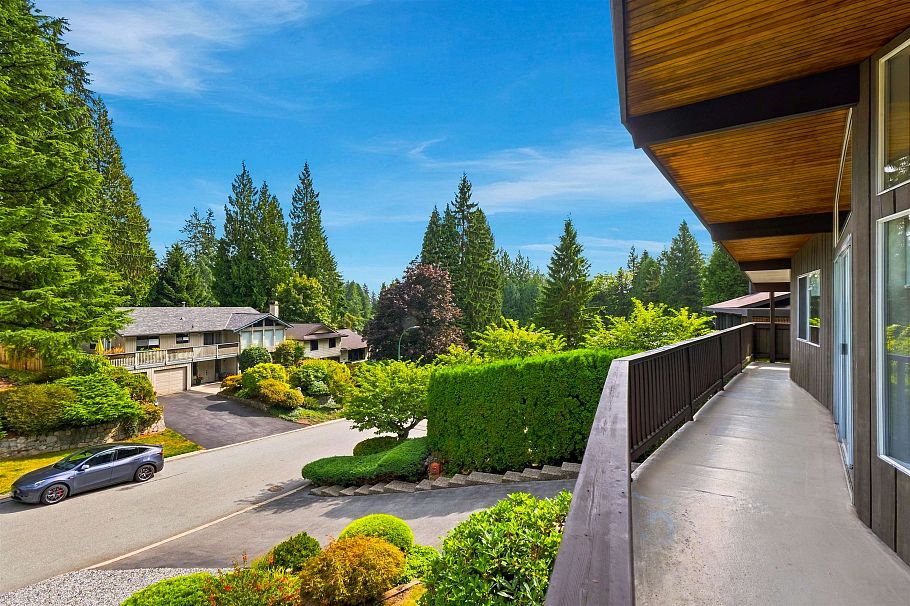 3773 Regent Avenue North Vancouver, BC - 23
