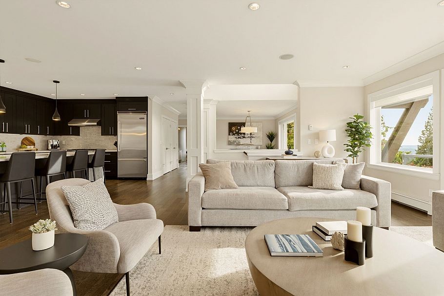 5008 Redonda Drive North Vancouver, BC - 4