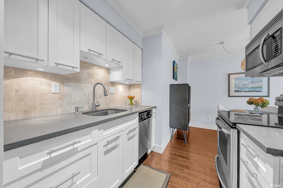 111 2040 Cornwall Avenue Vancouver, BC - 9