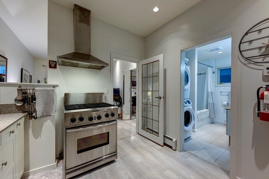 744 E 3rd Street North Vancouver, BC - 9