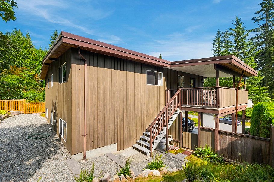 3773 Regent Avenue North Vancouver, BC - 25