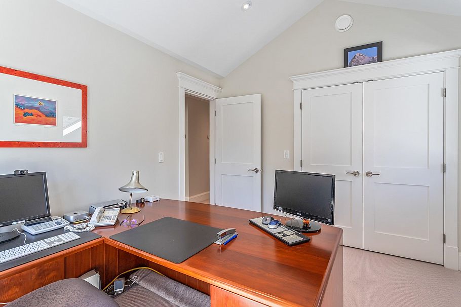 2228 Mahon Avenue North Vancouver, BC - 23