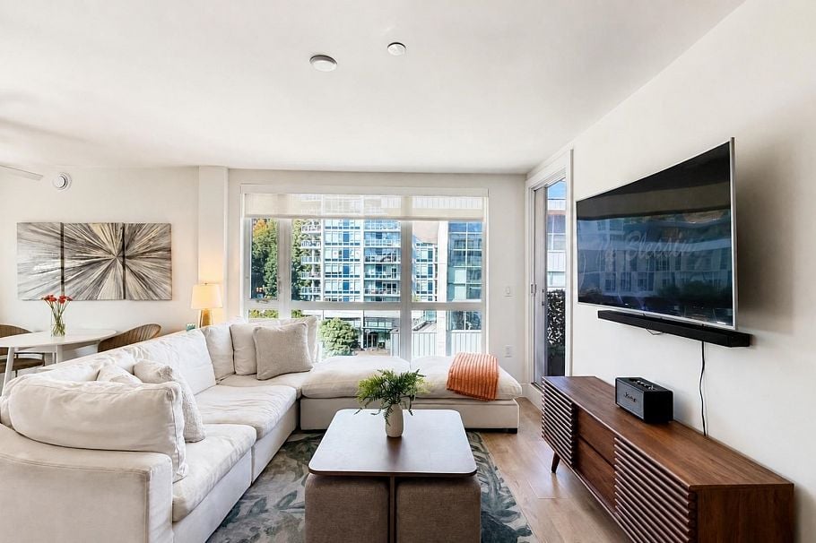 608 8580 River District Crossing Vancouver, BC - 2