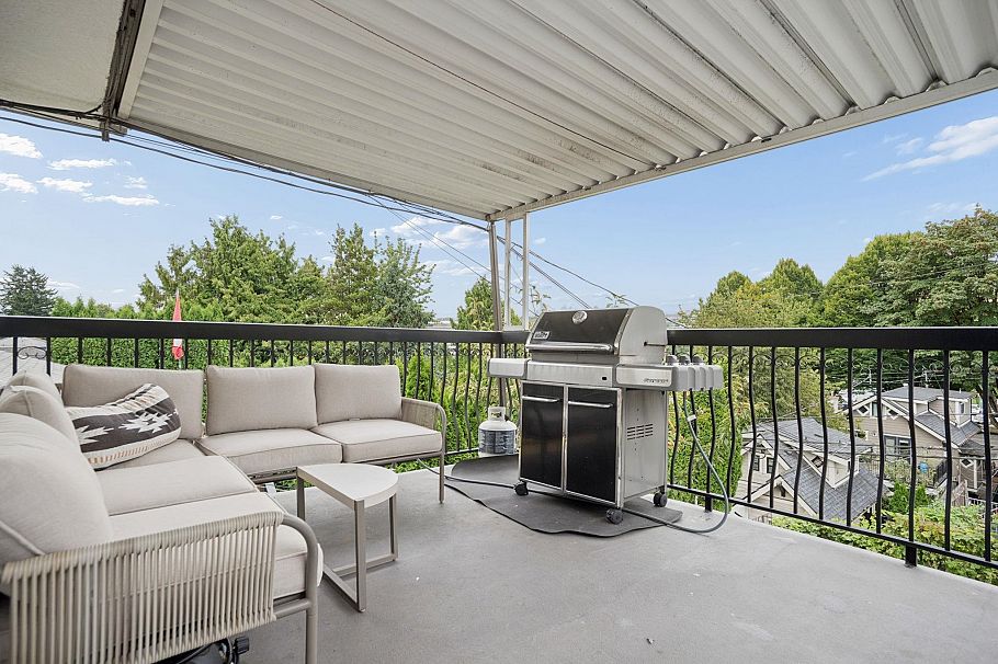 2780 E 8th Avenue Vancouver, BC - 23