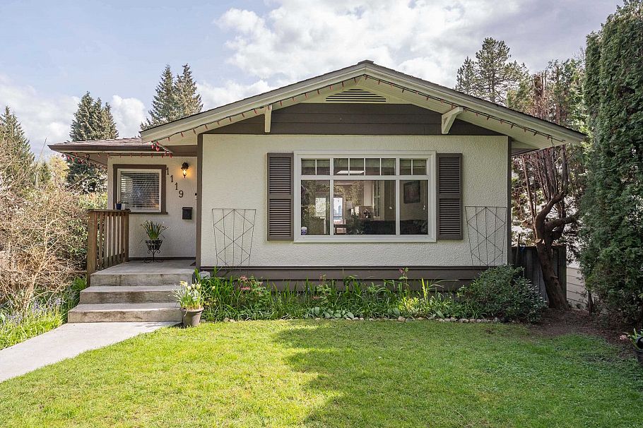 1119 Cloverley Street North Vancouver, BC - 3