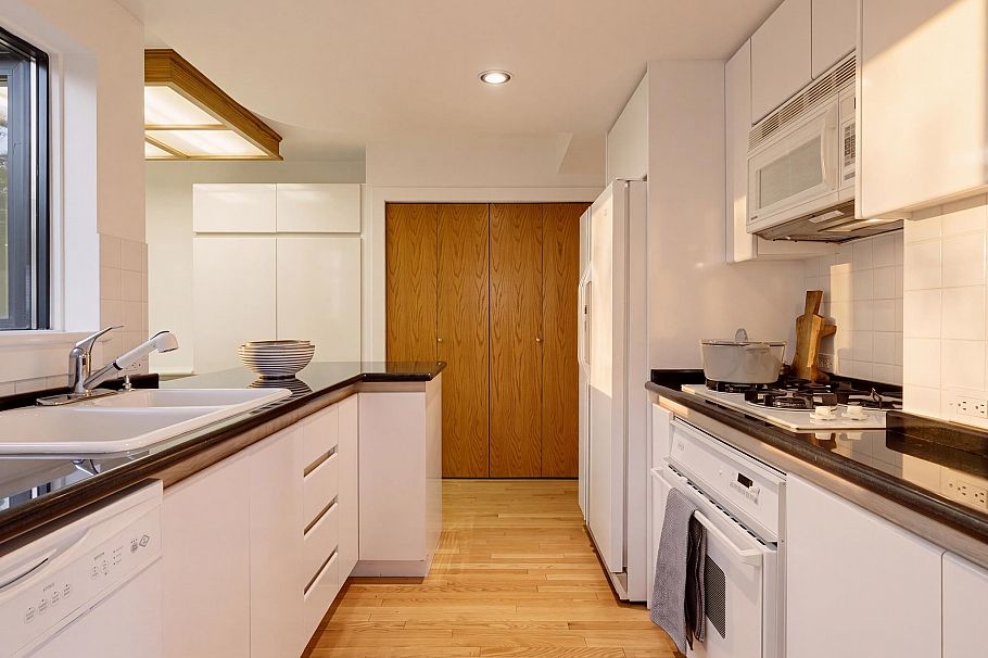 300 1410 Bute Street Vancouver, BC - 18