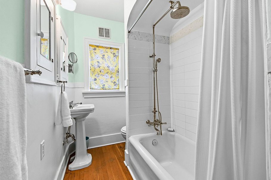 2076 Turner Street Vancouver, BC - 15