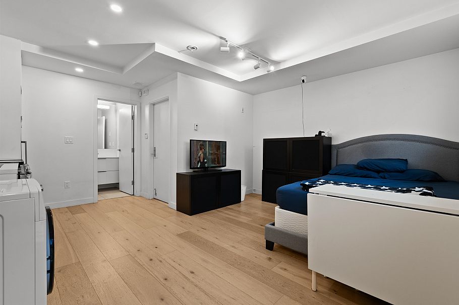 125 649 E 3rd Street North Vancouver, BC - 31