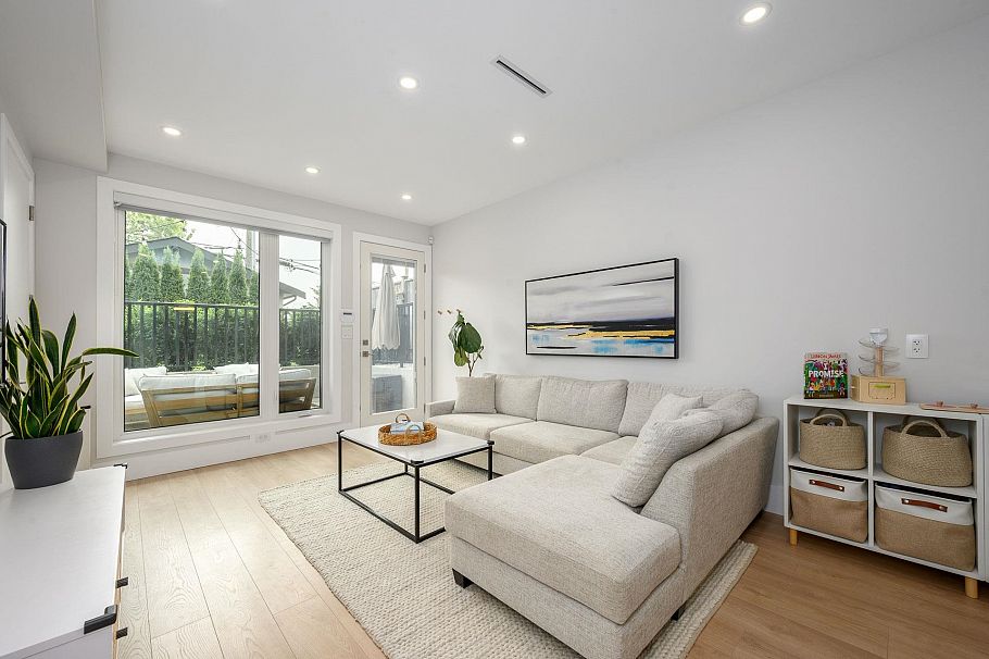 3 215 E 21st Street North Vancouver, BC - 26