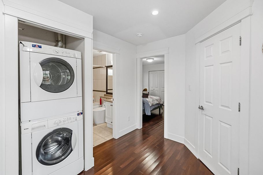 318 W 18th Street North Vancouver, BC - 33