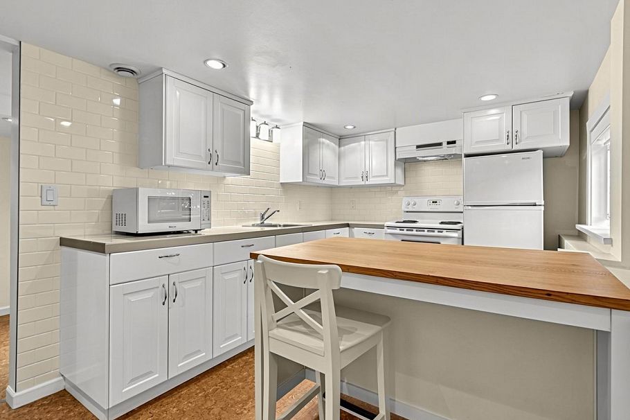 2076 Turner Street Vancouver, BC - 18