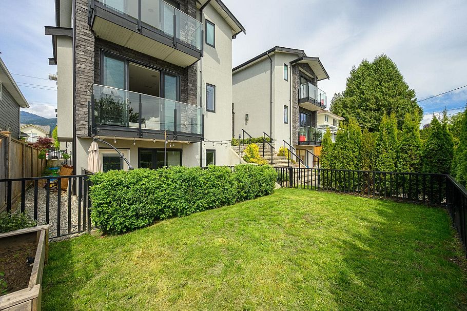 3 215 E 21st Street North Vancouver, BC - 36