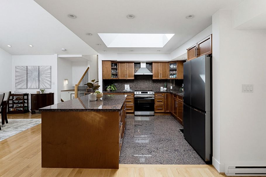 1941 Arborlynn Drive North Vancouver, BC - 9