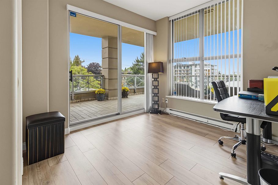 405 160 E 13th Street North Vancouver, BC - 17