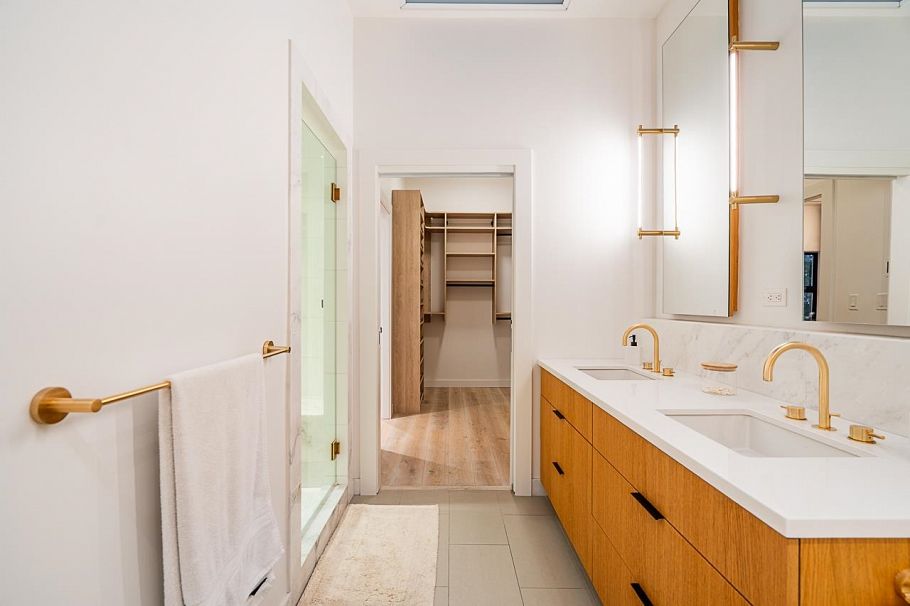 2445 W 1st Avenue Vancouver, BC - 19