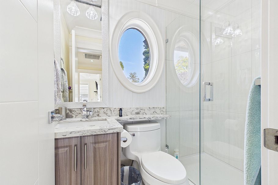 426 E 63 Avenue Vancouver, BC - 36