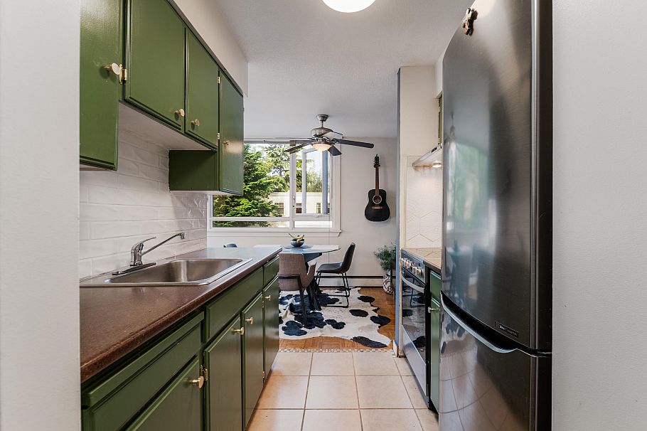 203 1850 Comox Street Vancouver, BC - 9