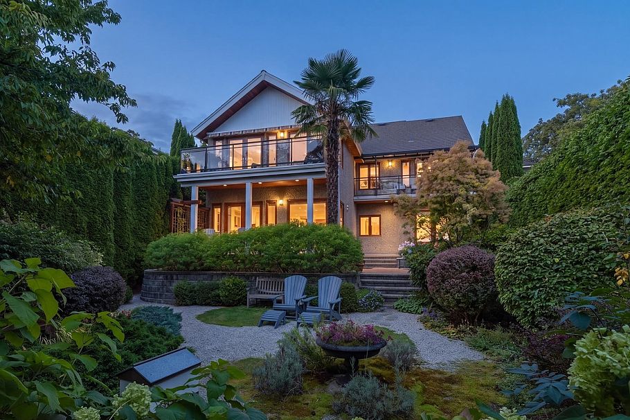 141 E Windsor Road North Vancouver, BC - 35