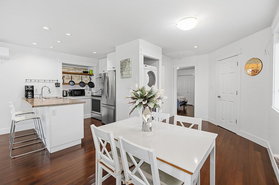 318 W 18th Street North Vancouver, BC - 29