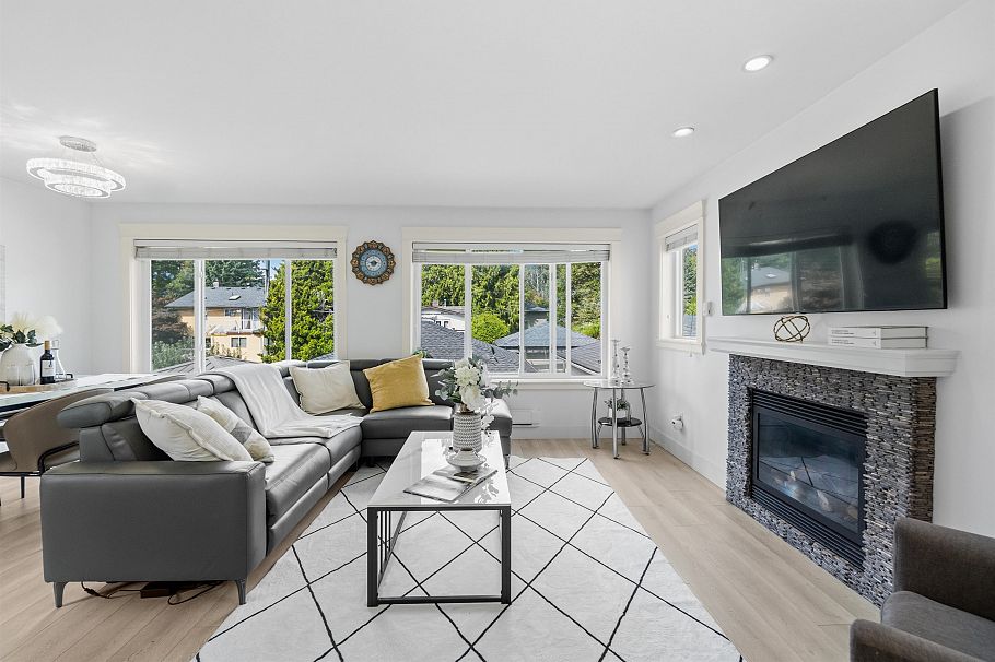 318 W 18th Street North Vancouver, BC - 4