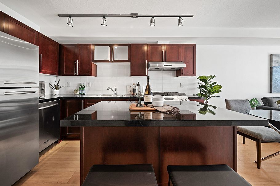 409 122 E 3rd Street North Vancouver, BC - 10