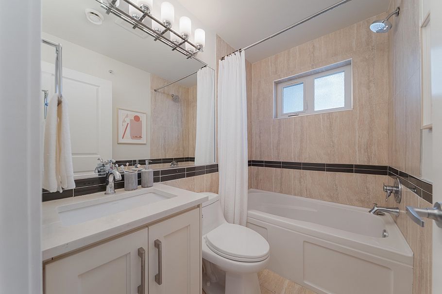 1479 East 20th Avenue Vancouver, BC - 29
