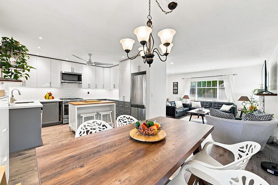 300 E 25th Street North Vancouver, BC - 6