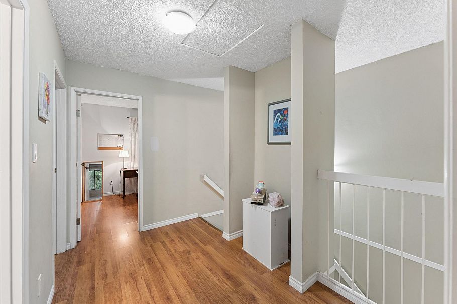 834 Hendecourt Road North Vancouver, BC - 12
