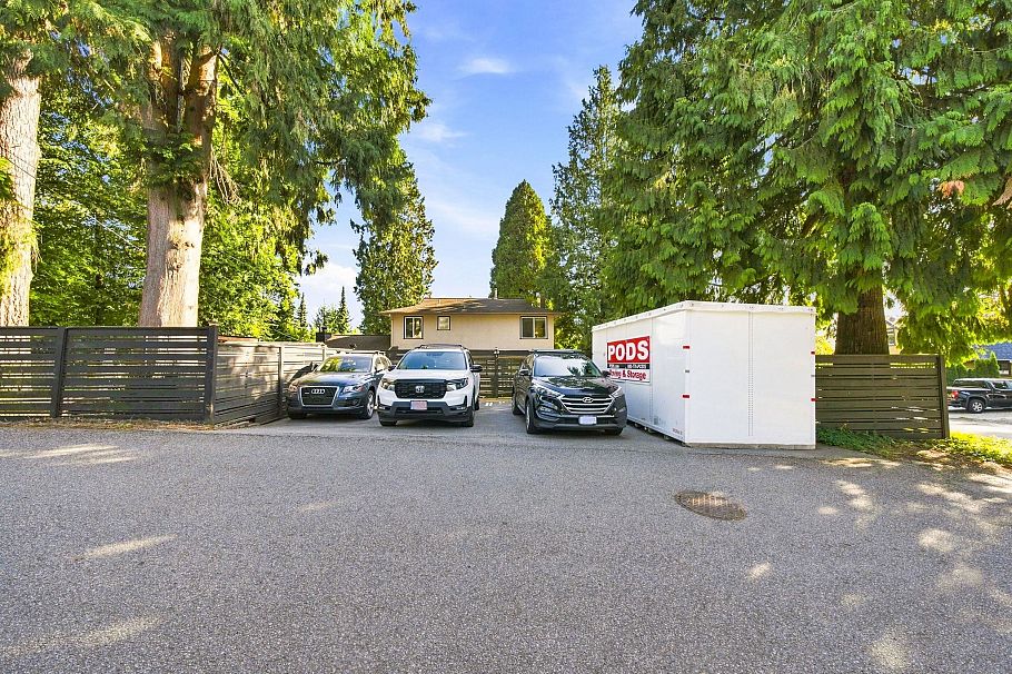 300 E 25th Street North Vancouver, BC - 37