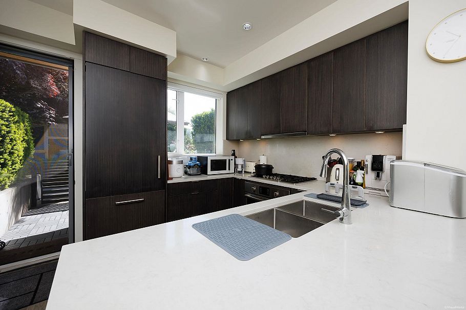 5552 Oak Street Vancouver, BC - 7
