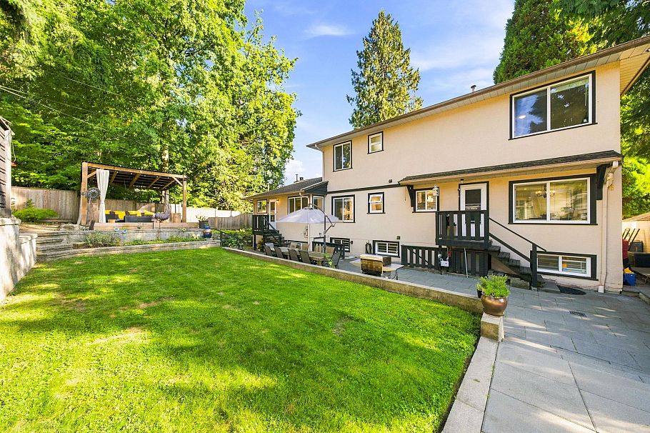 300 E 25th Street North Vancouver, BC - 38