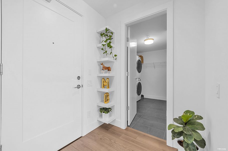 704 2375 Emery Court North Vancouver, BC - 21
