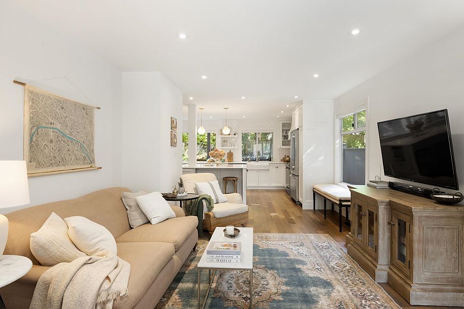 3558 Everglade Place North Vancouver, BC - 11