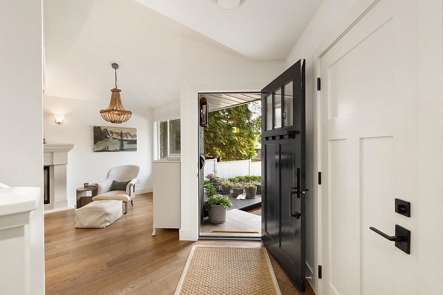 3558 Everglade Place North Vancouver, BC - 6