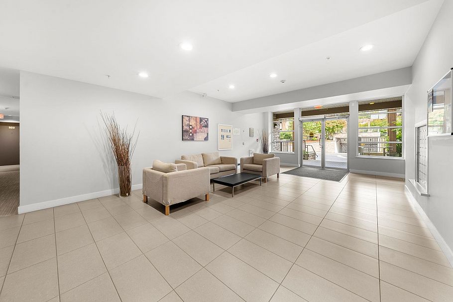205 3294 Mt Seymour Parkway North Vancouver, BC - 27